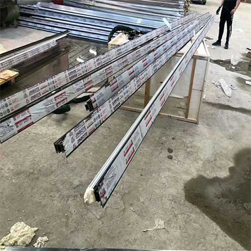 型材发泡 浇注机器(图2) 断桥铝型材发泡浇注案例