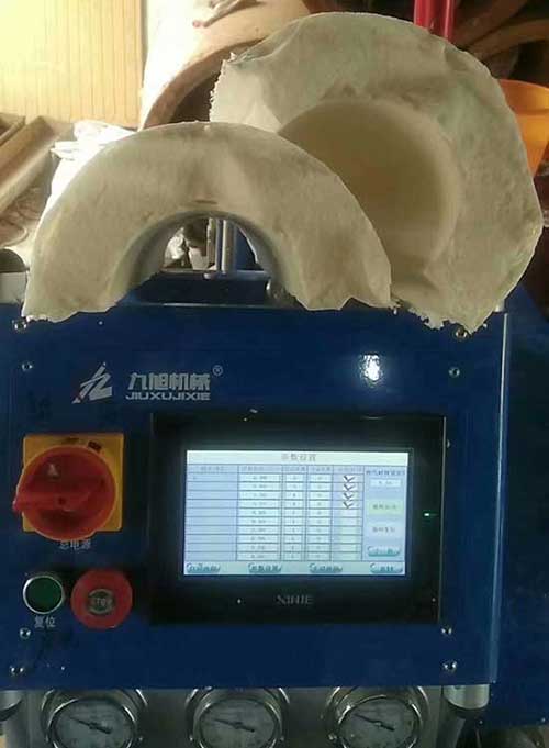 硬质聚氨酯瓦壳(图2) 硬质聚氨酯瓦壳浇注成品